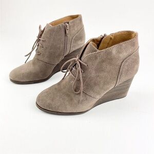 Lucky Brand Shylow Suede Lace Up Wedge Ankle Booties Size 7